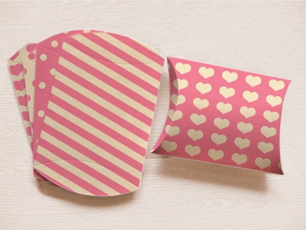 Download Pink Love DIY Pillow Box 